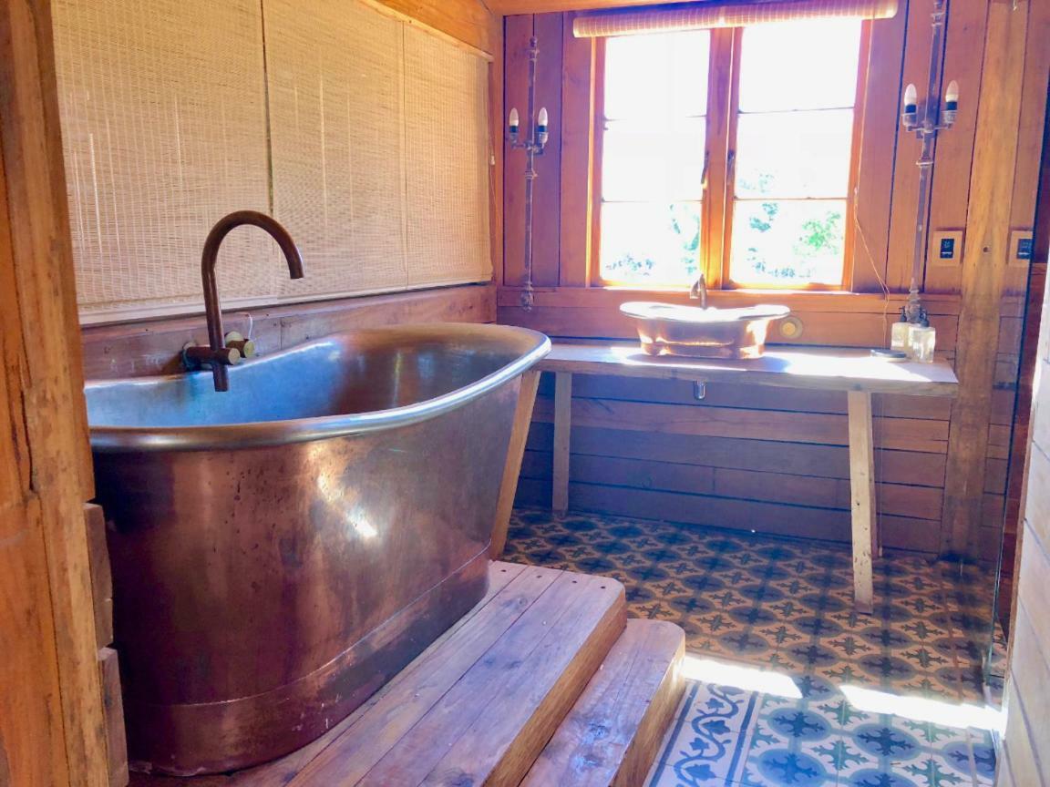 Inspiring Farm Sanctuary And Famous Painting Pig Hotel Franschhoek Eksteriør billede
